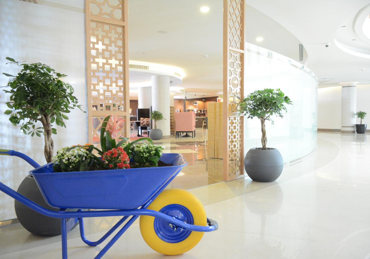 Radisson Blu Resort, Al Khobar Bahía de la Media Luna Exterior foto Interior of the hotel