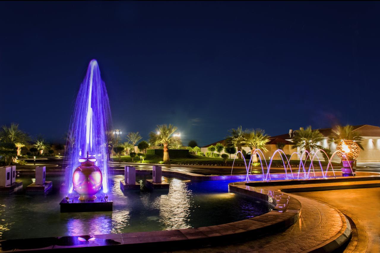 Radisson Blu Resort, Al Khobar Bahía de la Media Luna Exterior foto Fountains at the resort