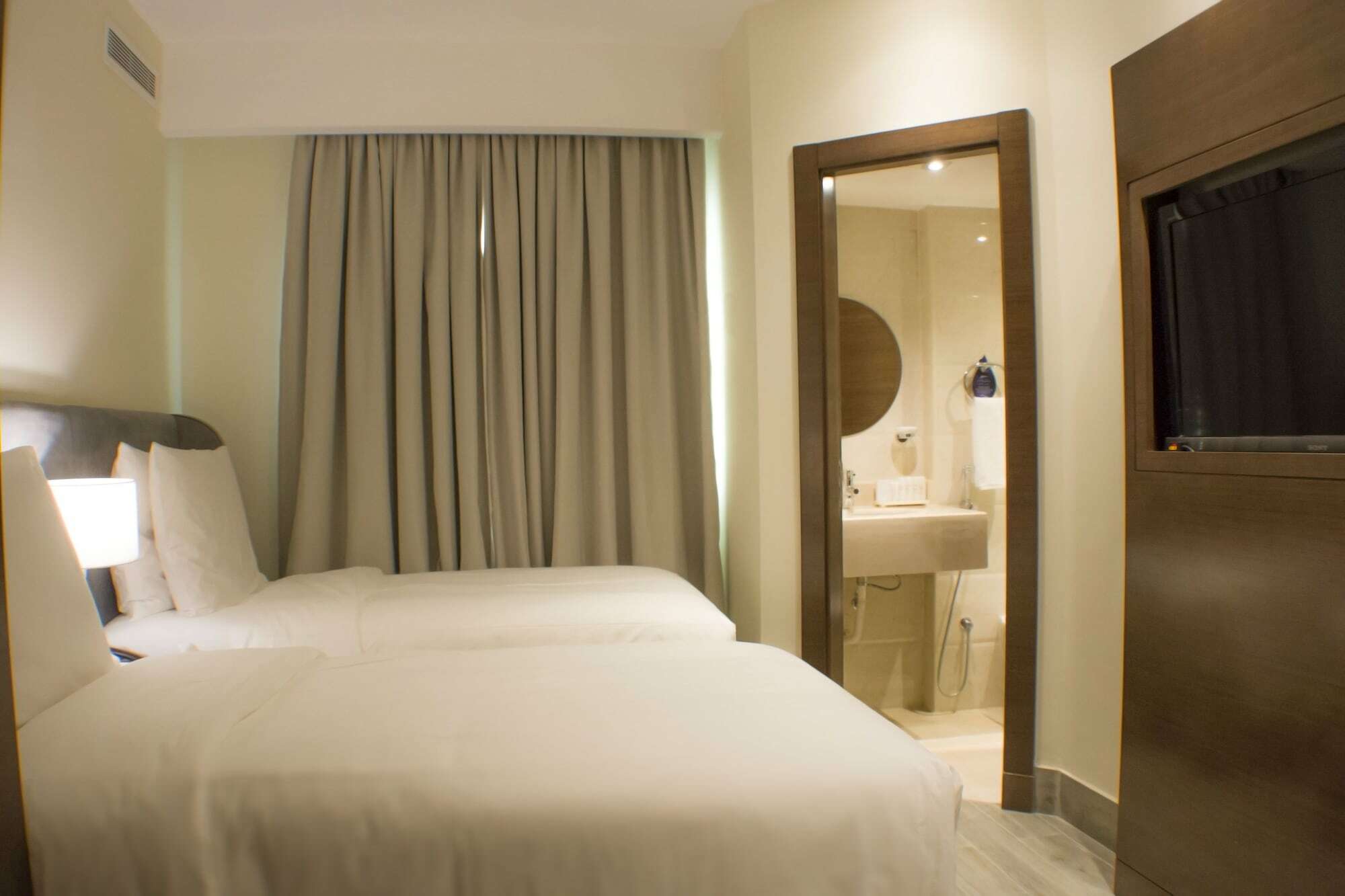 Radisson Blu Resort, Al Khobar Bahía de la Media Luna Exterior foto A room at the hotel