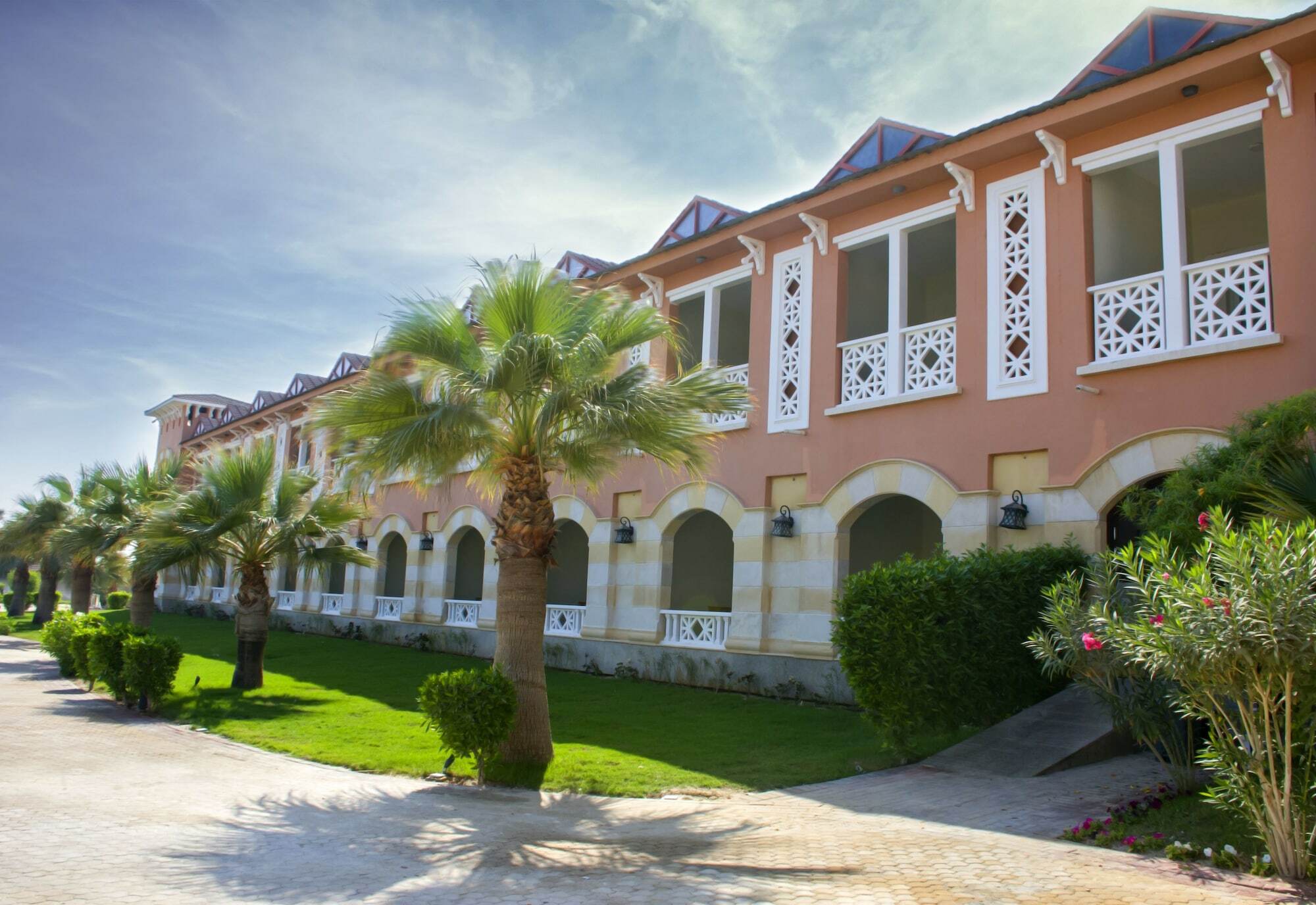 Radisson Blu Resort, Al Khobar Bahía de la Media Luna Exterior foto A typical hotel in Antalya