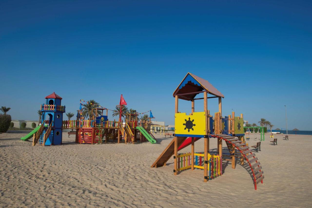 Radisson Blu Resort, Al Khobar Bahía de la Media Luna Exterior foto Playground at the beach